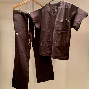 Med Couture EZ Flex Scrub Set